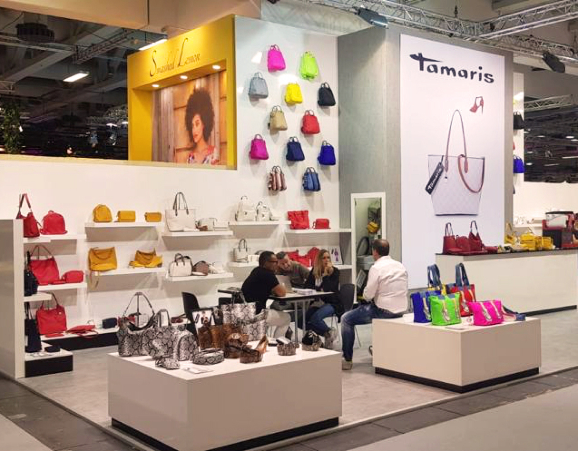 scarp væbner september With bags, Tamaris is increasingly a lifestyle brand - Fotoshoe Magazine